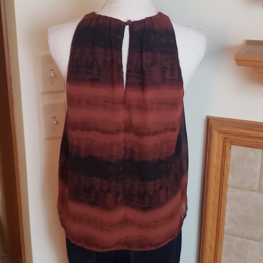 Sleeveless Shell - Picture 2 of 3
